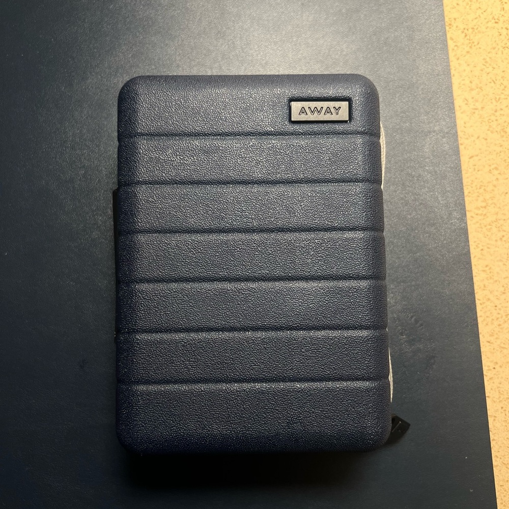 United Polaris x Away Amenity Kit